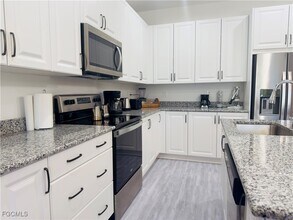 5865 Shell Cove Drive in Cape Coral, FL - Building Photo - Building Photo