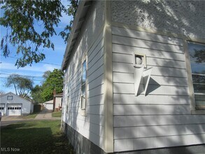 14 Elm St in Bedford, OH - Building Photo - Building Photo