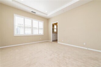 123 Overbrook in Irvine, CA - Building Photo - Building Photo