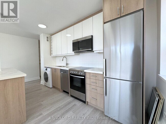 140-140 Springhurst Ave