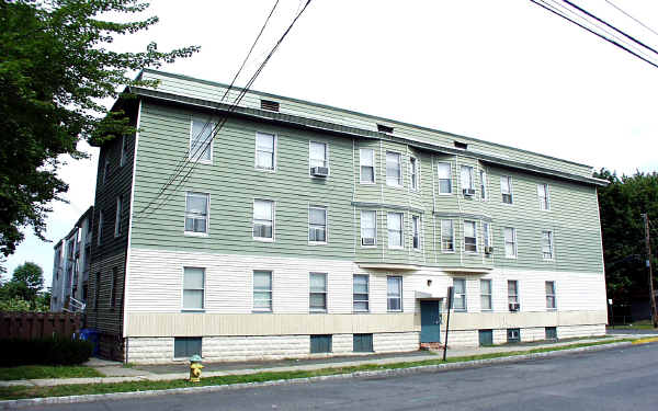 25 Cross St in Bloomfield, NJ - Foto de edificio - Building Photo