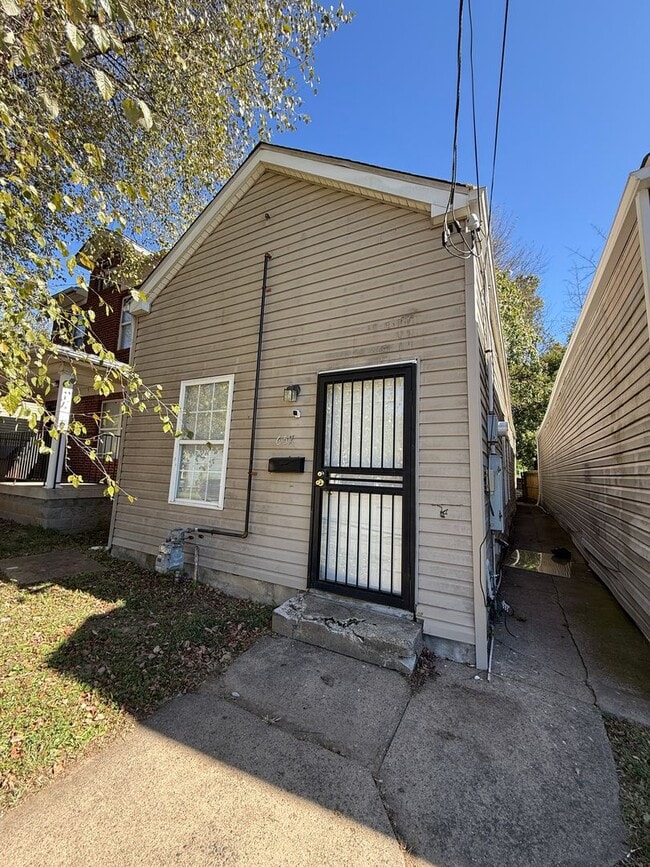 property at 657 S 24th St