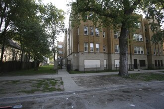 8045-8055 S Manistee Ave in Chicago, IL - Building Photo - Building Photo