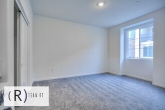 2734 Carlton Privado in Ontario, CA - Building Photo - Building Photo