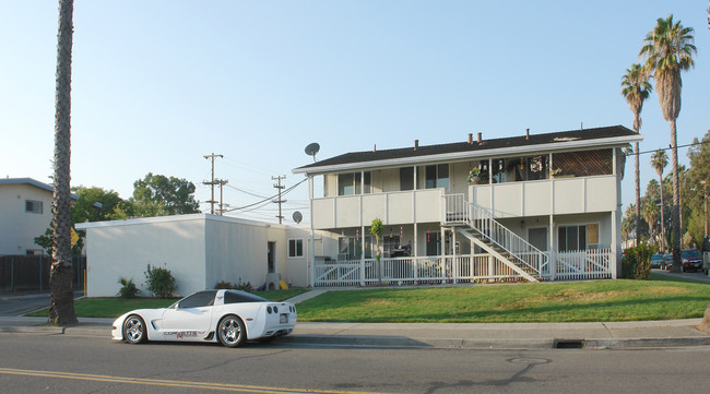 680 Waldo Road in Campbell, CA - Foto de edificio - Building Photo