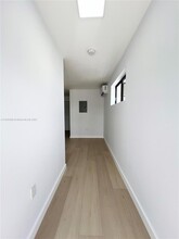 2555 SW 67th Ave in Miami, FL - Building Photo - Building Photo