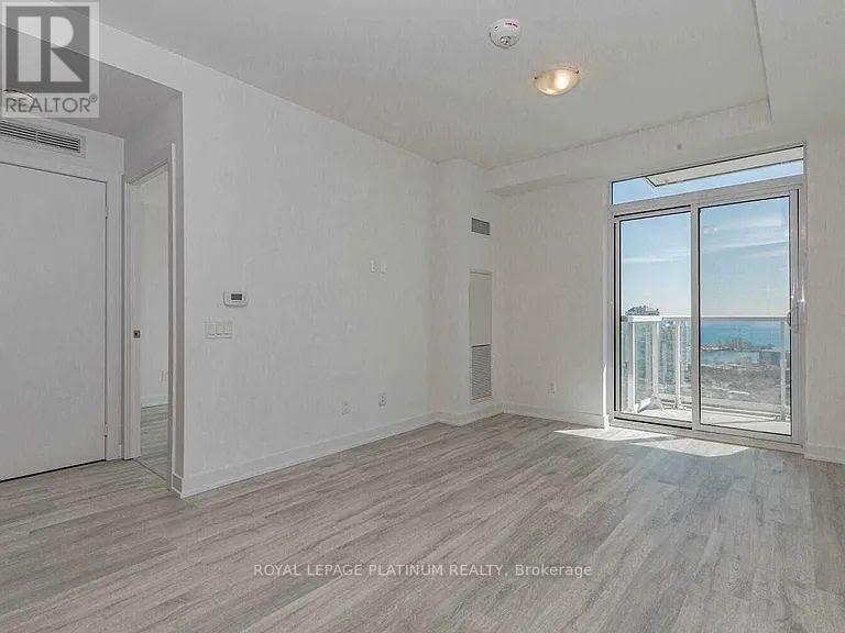 251-2251 Manitoba St in Toronto, ON - Building Photo