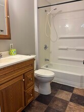 414 4th Ave, Unit A in Clarence, IA - Building Photo - Building Photo