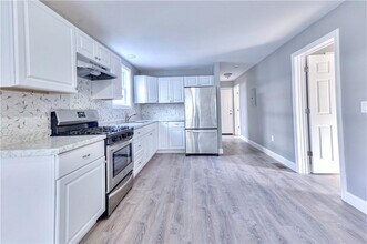 127 Pumgansett St-Unit -1 in Providence, RI - Building Photo - Building Photo