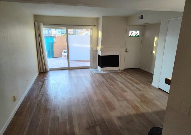 25671 Le Parc, Unit #3 in Lake Forest, CA - Building Photo - Building Photo