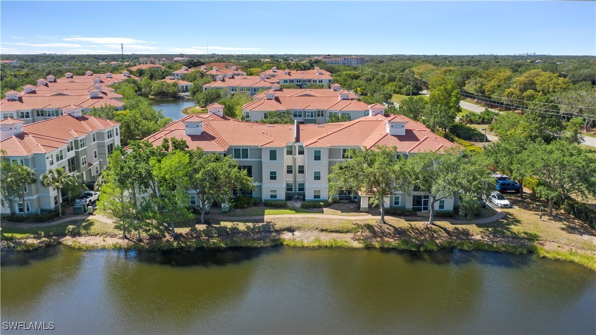 23580 Walden Center Dr in Bonita Springs, FL - Building Photo