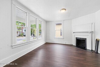 1052 E 10th St in Jacksonville, FL - Building Photo - Building Photo