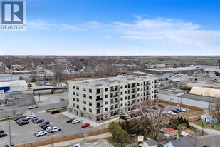 12 Mill St W, Unit 504 in Chatham-Kent, ON - Building Photo