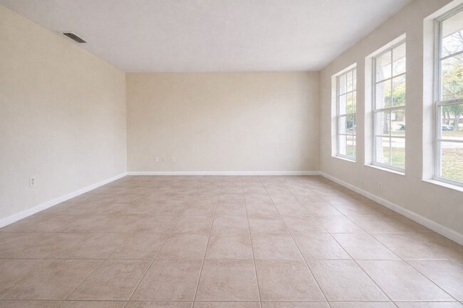 633 SE 12th Ct in Cape Coral, FL - Building Photo - Building Photo