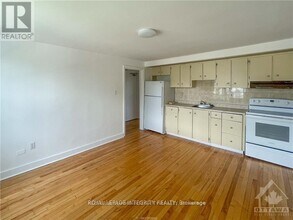 110-110 Glynn Ave in Ottawa, ON - Building Photo - Building Photo