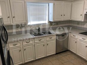 11715 Parkriver Dr in Houston, TX - Building Photo - Building Photo
