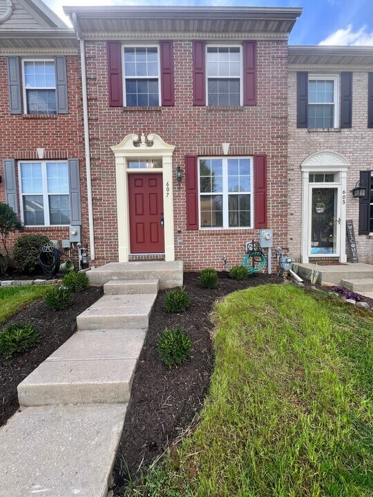 607 Emmy Dee Dr in Bel Air, MD - Building Photo