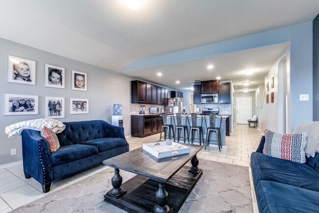 8842 Palmetto Falls in San Antonio, TX - Building Photo - Building Photo