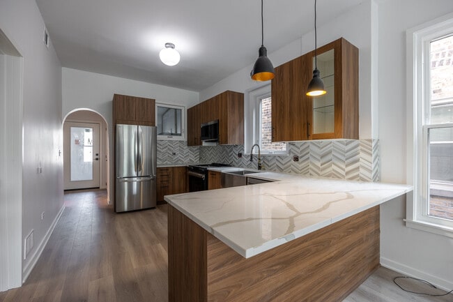2206 W Erie St in Chicago, IL - Building Photo - Building Photo