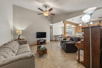 513 Texas Ave in Round Rock, TX - Building Photo - Building Photo