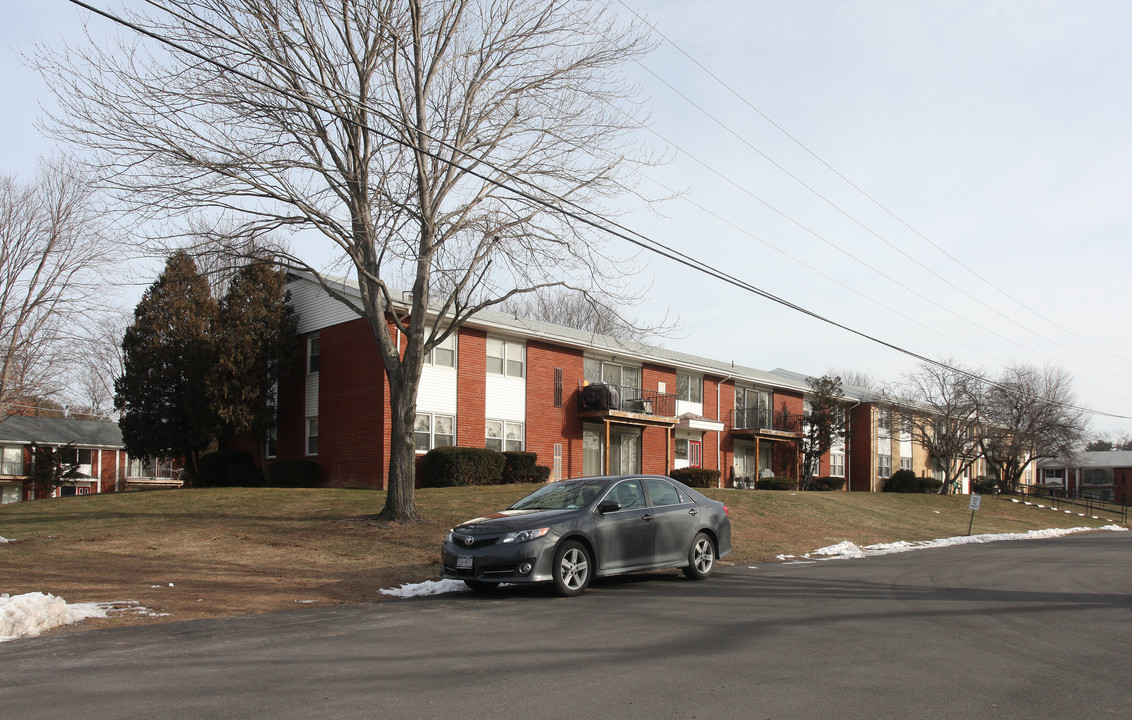 Lake Katrine Apartments in Lake Katrine, NY - Building Photo