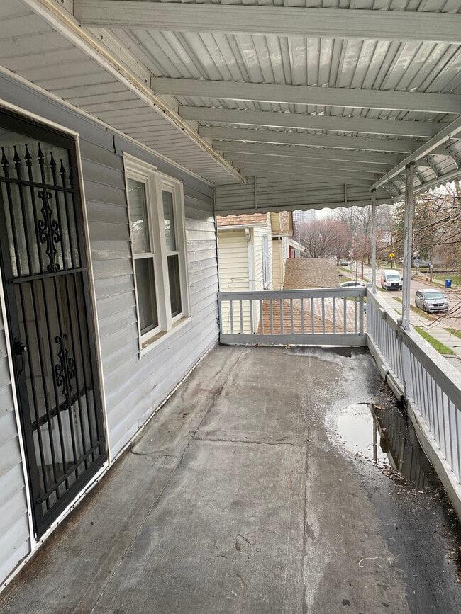 1342 Thoreau Rd in Lakewood, OH - Building Photo - Building Photo
