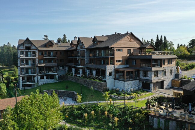 Le Viking Resort & Marina in Ste-marguerite-du-lac-masson, QC - Building Photo - Building Photo