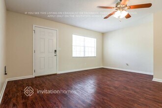 990 Vincent Dr in Mount Dora, FL - Foto de edificio - Building Photo