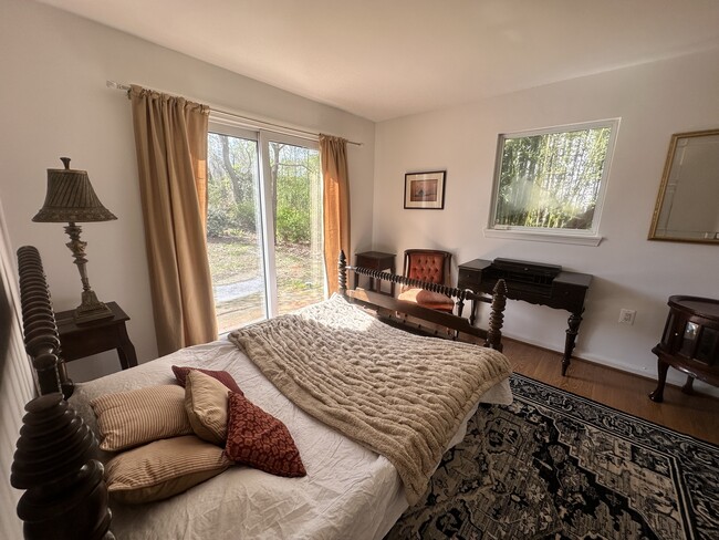 9308 Cedar Ln, Unit Apartment in Bethesda, MD - Building Photo - Building Photo