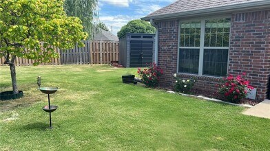 402 SW Arch St in Bentonville, AR - Building Photo - Building Photo