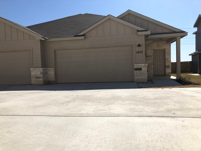 property at 1807 Davidson Ranch Dr