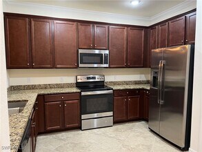 2080 Wellington St in Naples, FL - Building Photo - Building Photo