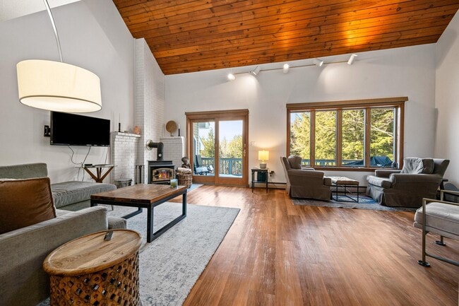 property at 1 Eagle Ridge Rd