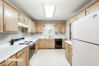 4355 Oak Creek Dr in Gainesville, GA - Foto de edificio - Building Photo