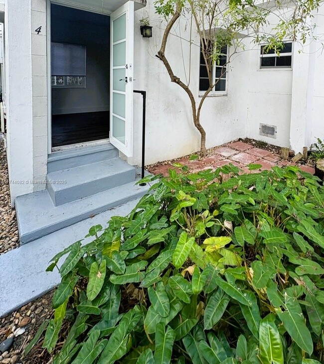 1615 Jefferson Ave in Miami Beach, FL - Building Photo - Building Photo