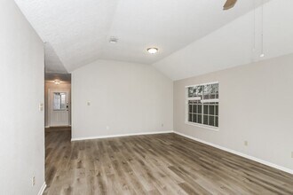 16907 Dusty Mill Dr E in Sugar Land, TX - Building Photo - Building Photo