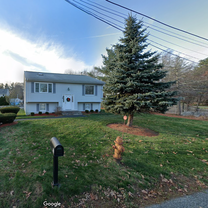 14 N Glenway Ave in Randolph, MA - Foto de edificio