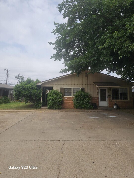 2118 38th St in Lubbock, TX - Building Photo