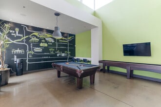 Onnix Apartments in Tempe, AZ - Building Photo - Interior Photo