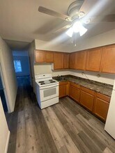 417 N Washington Ave 8 family in Waukesha, WI - Building Photo - Interior Photo