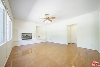 24365 Las Palmas St in Santa Clarita, CA - Building Photo - Building Photo