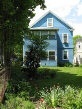 14 Greenville St, Unit 1 in Somerville, MA - Building Photo - Building Photo