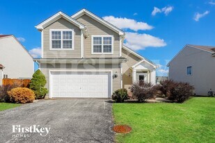 2325 N Salem Ln in Round Lake Beach, IL - Building Photo