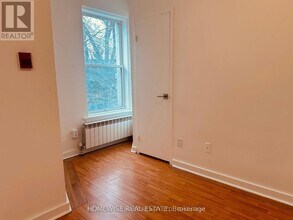 1-201 Triller Ave in Toronto, ON - Building Photo - Building Photo