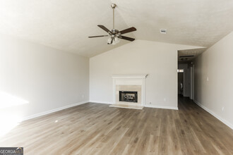 5533 Rock Shoals Way in Atlanta, GA - Building Photo - Building Photo