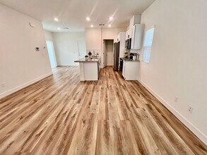 6016 San Rafael Ln in Roseville, CA - Building Photo - Building Photo