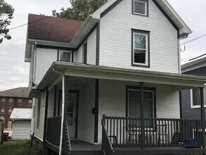 519 S Van Buren St in Iowa City, IA - Foto de edificio - Building Photo