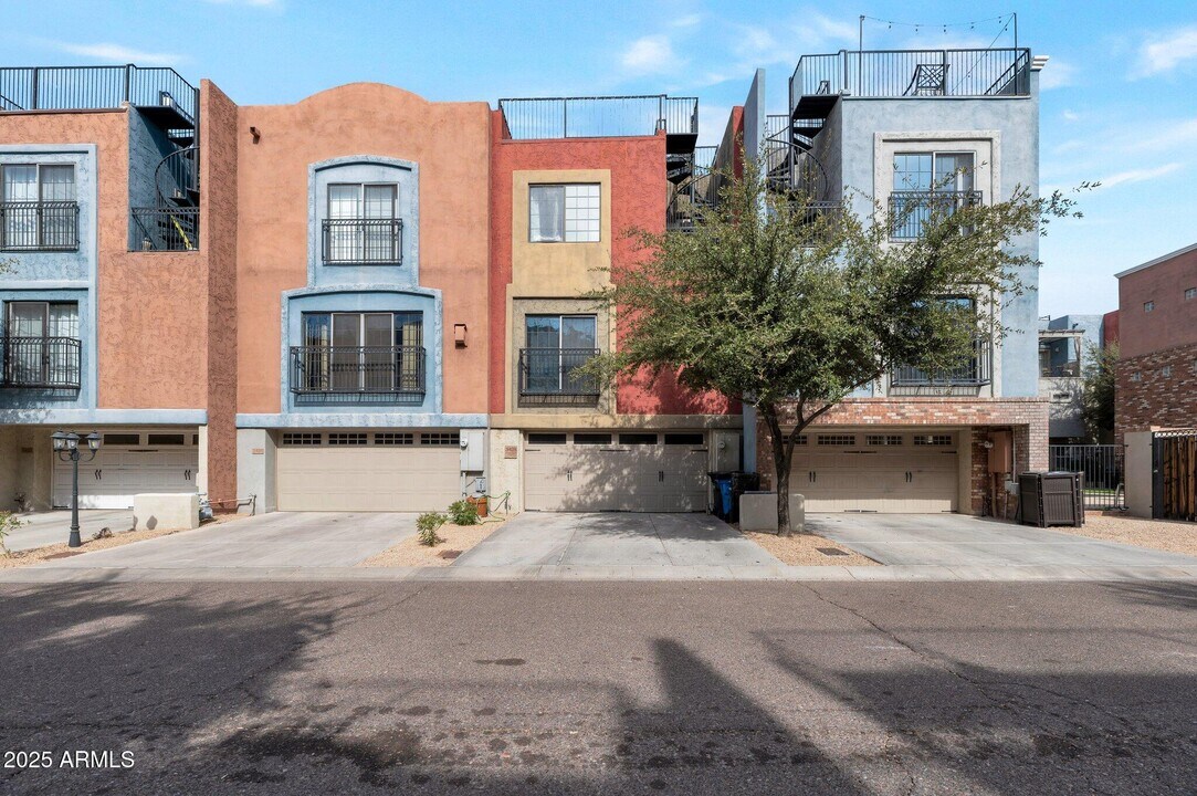 3428 E Lance Ln in Phoenix, AZ - Building Photo