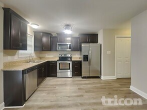 542 Magnolia Dr in Clarksville, TN - Building Photo - Building Photo