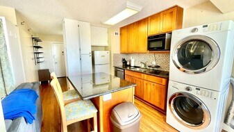 818 S King St in Honolulu, HI - Building Photo